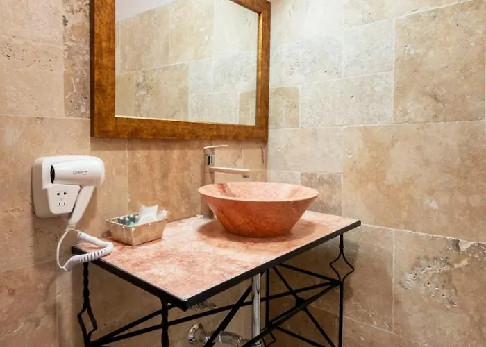 Alchemist Von Goldenburg Hotel 4*